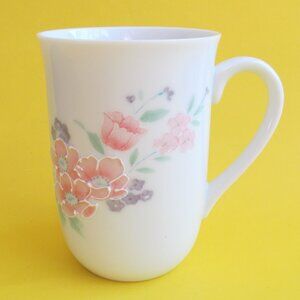 Otagiri mug Floral raised pastel design